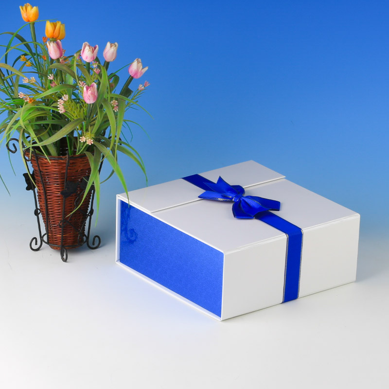 LS6082-Deluxe Small Blue Metallic giftbox box @US$2.3 per box set