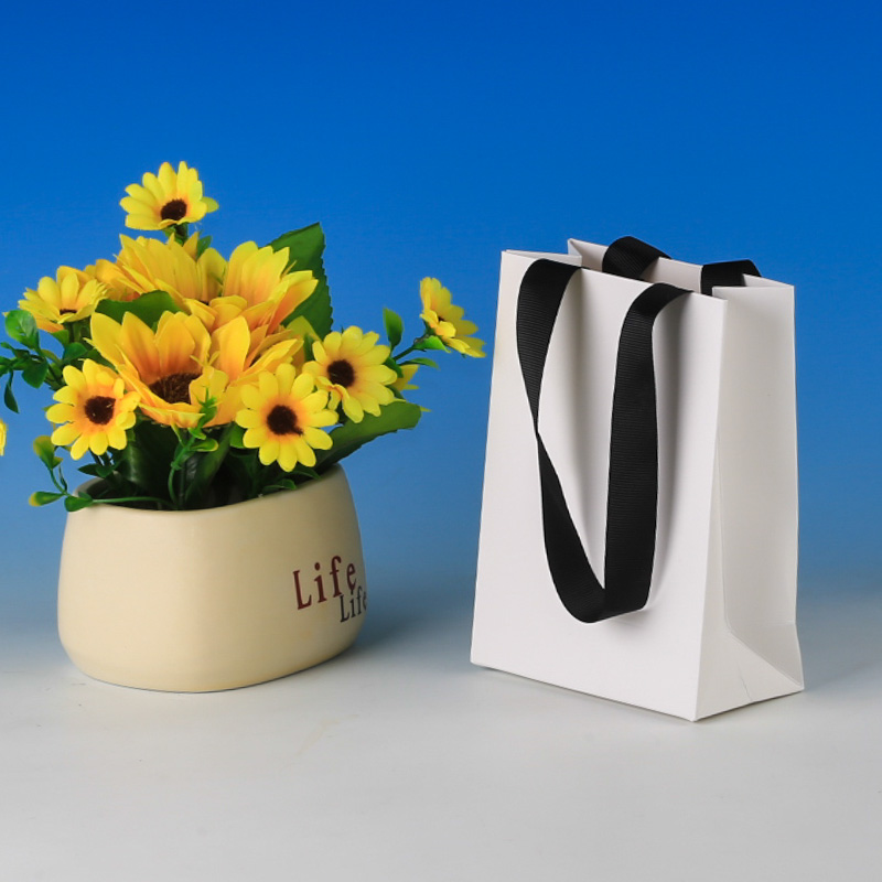 LS6018-Mini paper bag @US$0.2 MOQ:5,000pcs